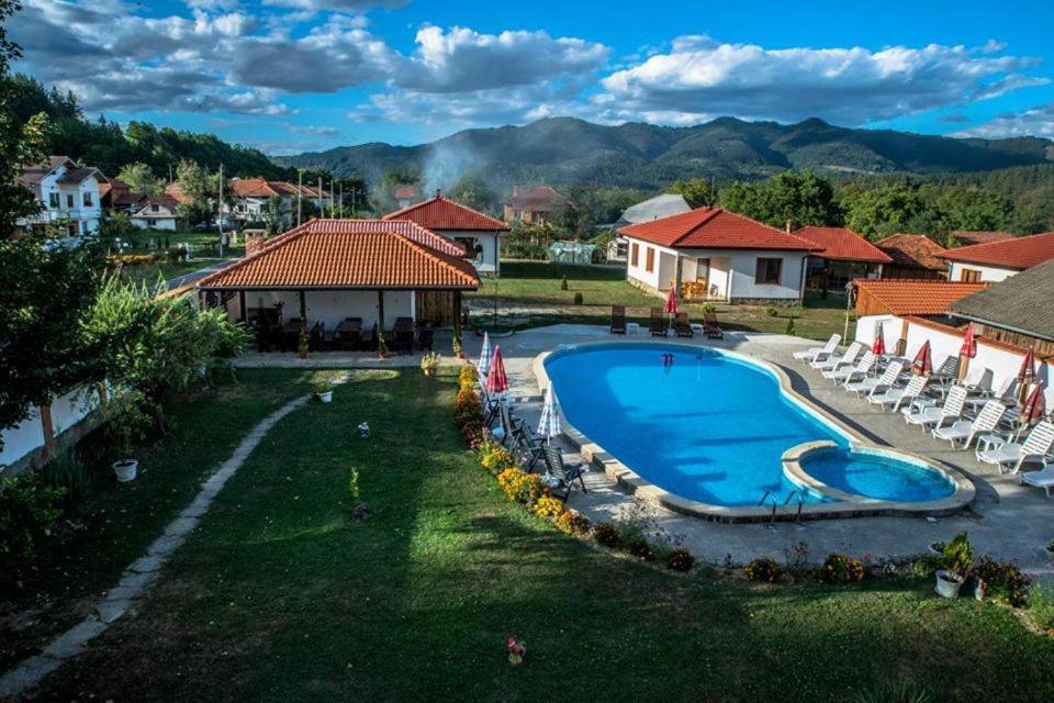 Complex Balkandzhii Aprilți Exterior foto