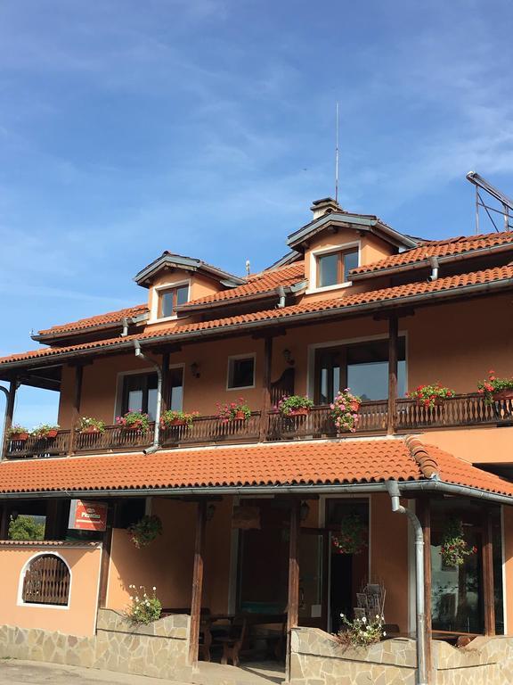 Complex Balkandzhii Aprilți Exterior foto